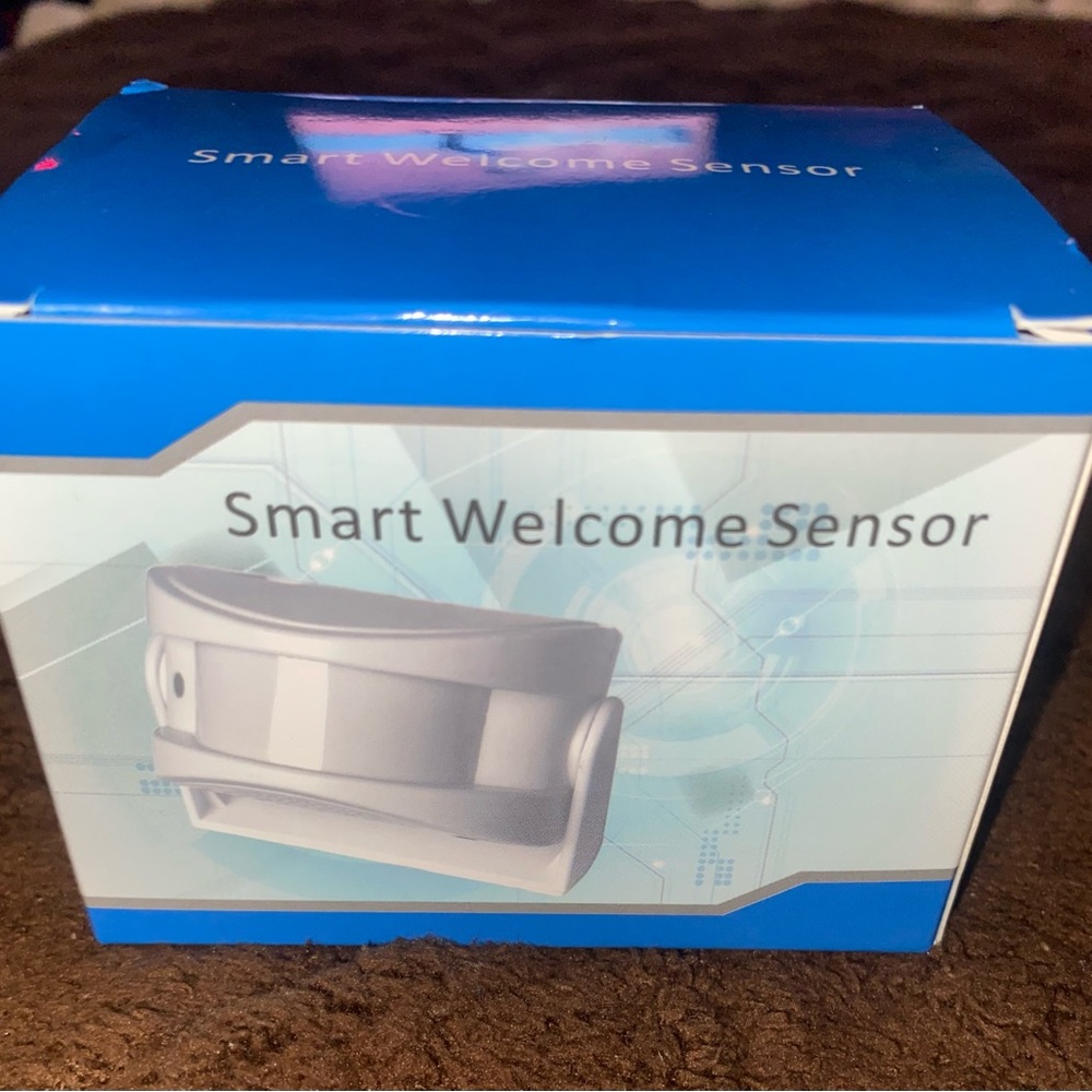 Smart Welcome Sensor in Blue Box